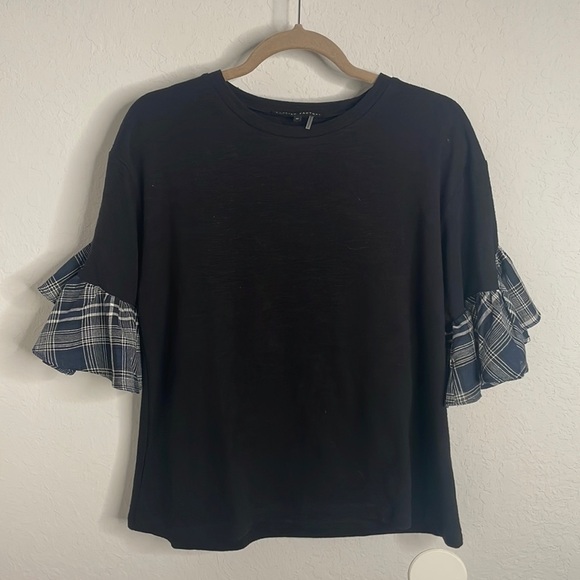 English Factory Tops - English Factory top with plaid ruffle sleeve